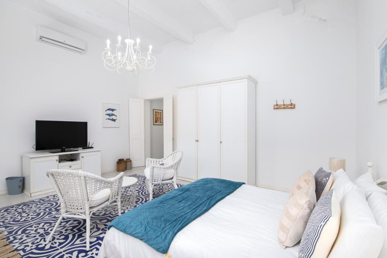 Chic, Stylish Traditional Townhouse With Terrace - St. Paul'S Bay Exteriör bild